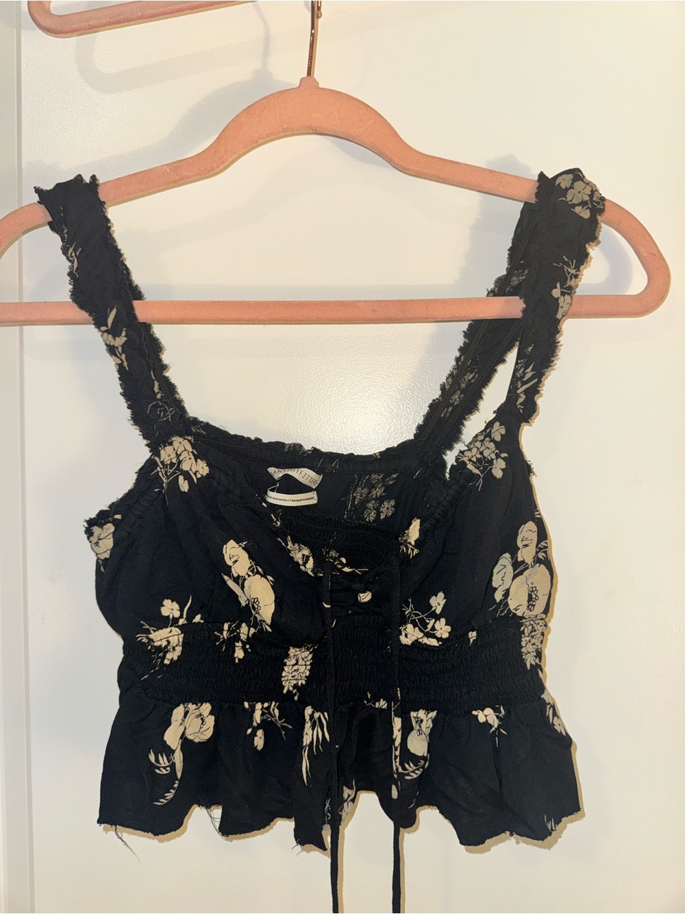 ✨🔵✨ Urban Outfitters Black Floral Smocked Crop Tank